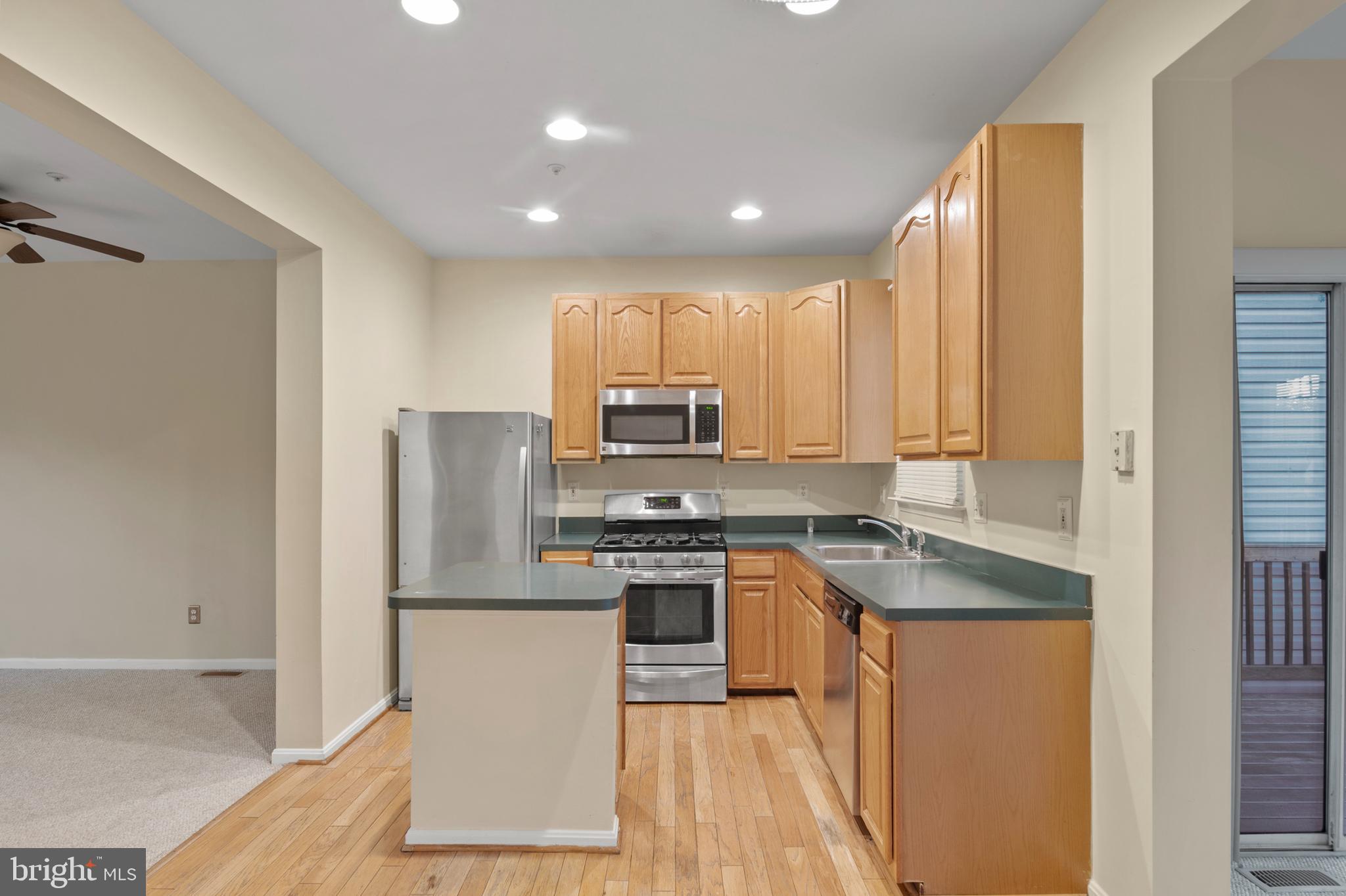 RIDGE COMMONS - Residential