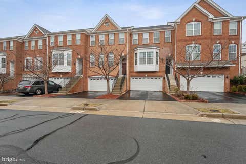 Townhouse For Rent - 43248 Mitcham Square<br/> ASHBURN, VA 20148