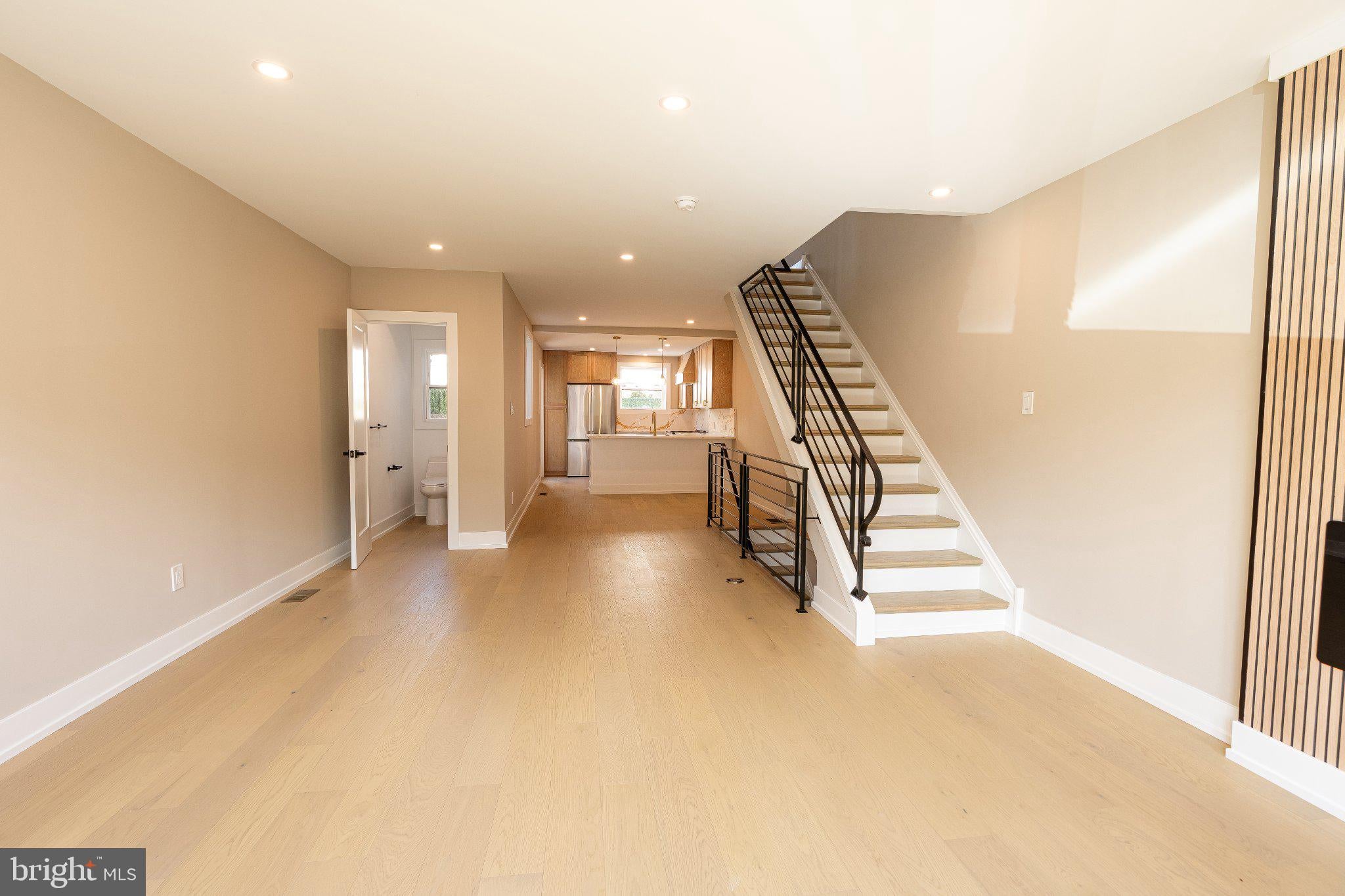 1005 MORRIS STREET