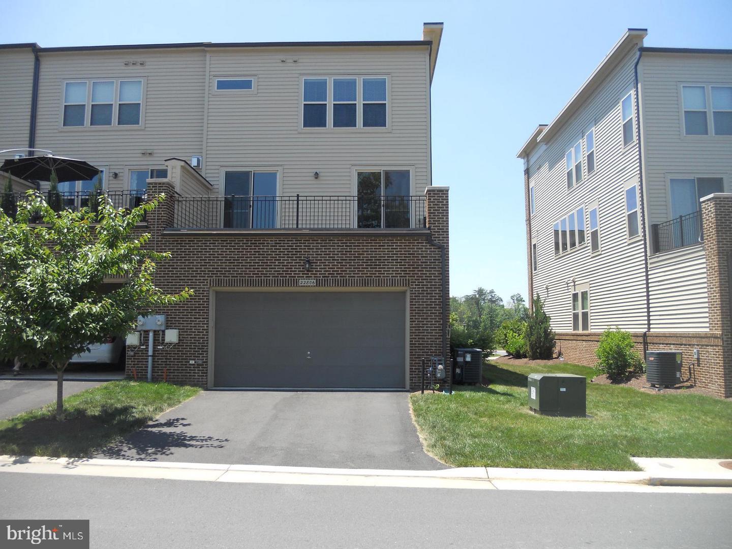 22806 BREEZY HOLLOW DRIVE