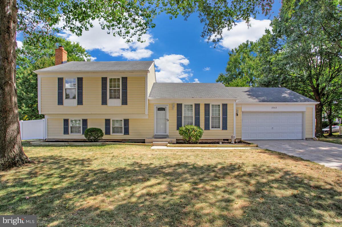 2543 Ann Arbor Lane – Bowie, MD | $499,990
Discover a home that perfectly balances style, comfort, and functionality in one of Bowie’s most desirable neighborhoods. Nestled on a spacious corner lot, this 3-bedroom, 2.5-bath split-level invites you to enjoy modern updates, indoor-outdoor living, and plenty of space for both relaxation and entertaining.
Step inside to find an updated kitchen ready for home-cooked meals and gatherings, gleaming hardwood floors, and thoughtfully designed living spaces filled with natural light. Upstairs, three bedrooms offer comfort and privacy, while the finished walkout basement adds versatility — perfect for a home office, recreation space, or guest retreat.
Outdoors, your own private sanctuary awaits: a fully fenced backyard, expansive deck ideal for summer barbecues, and plenty of room for gardening, play, or simply enjoying peaceful evenings. The 2-car garage and oversized driveway provide convenience and curb appeal to complete the package.
Key Features:
3 Bedrooms / 2.5 Baths
Updated Kitchen
Hardwood Floors & Carpet Throughout
Large Deck & Fully Fenced Backyard
Walkout Basement
Corner Lot with 2-Car Garage + Oversized Driveway
With easy access to shopping, dining, parks, schools, and commuter routes, this home offers not just a place to live, but a lifestyle of convenience and charm.