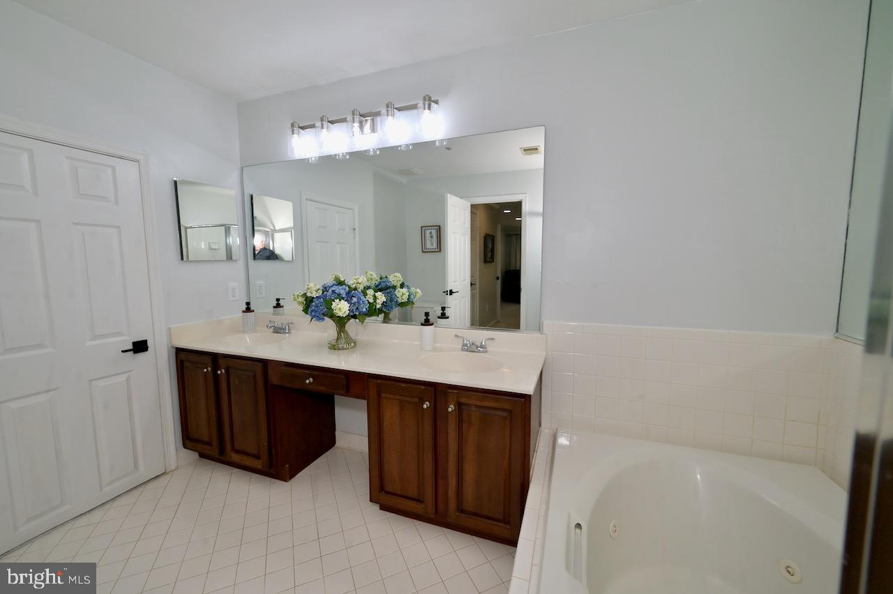 KENTLANDS RIDGE - Residential