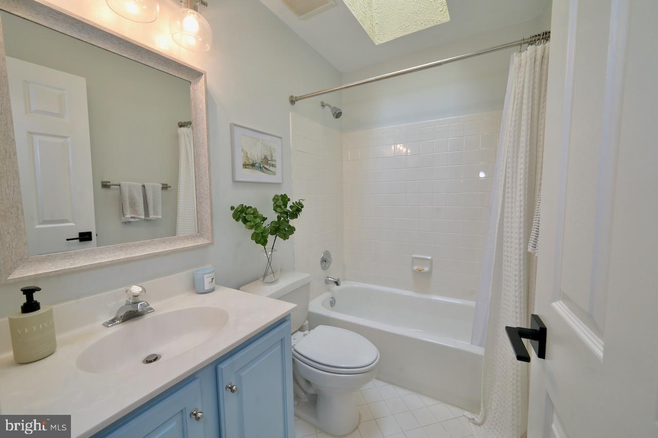 KENTLANDS RIDGE - Residential