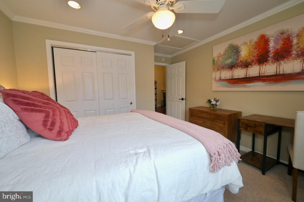 KENTLANDS RIDGE - Residential