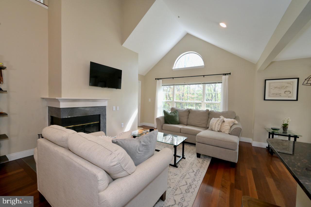 KENTLANDS RIDGE - Residential