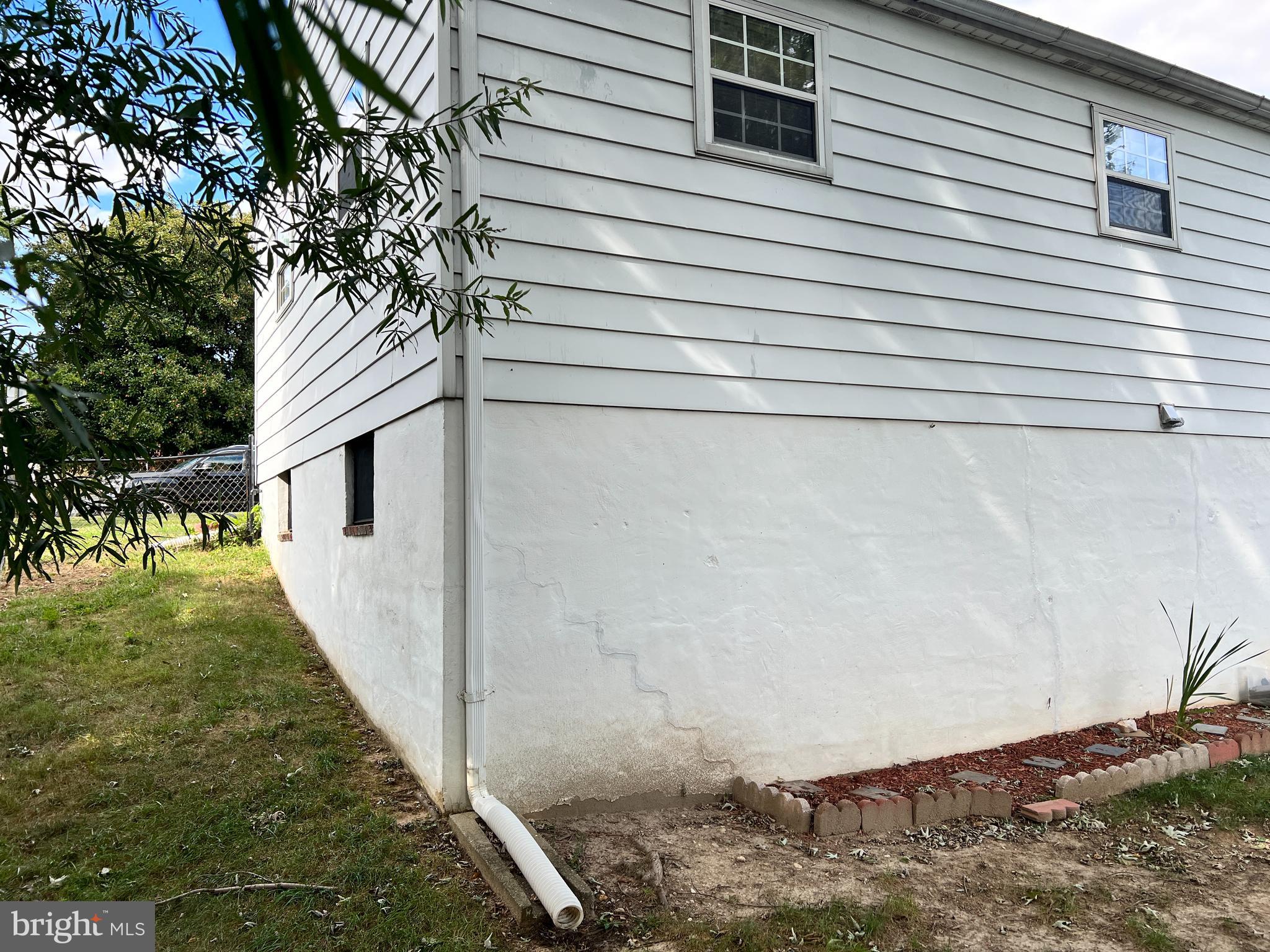 LAUREL - Residential