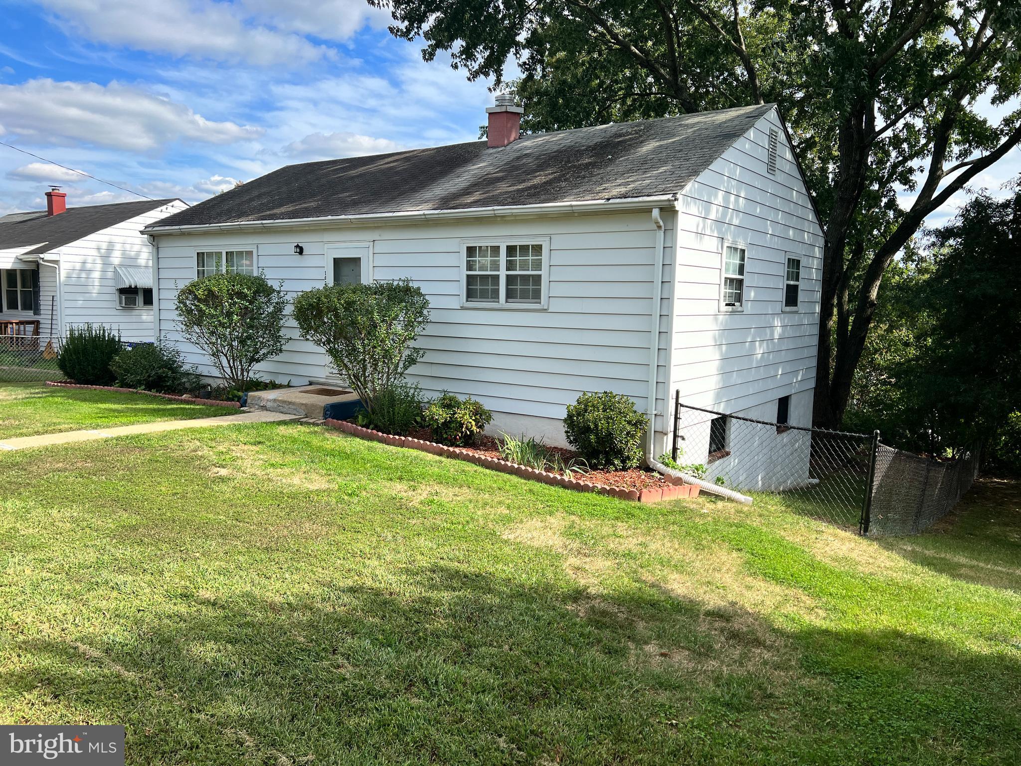 LAUREL - Residential