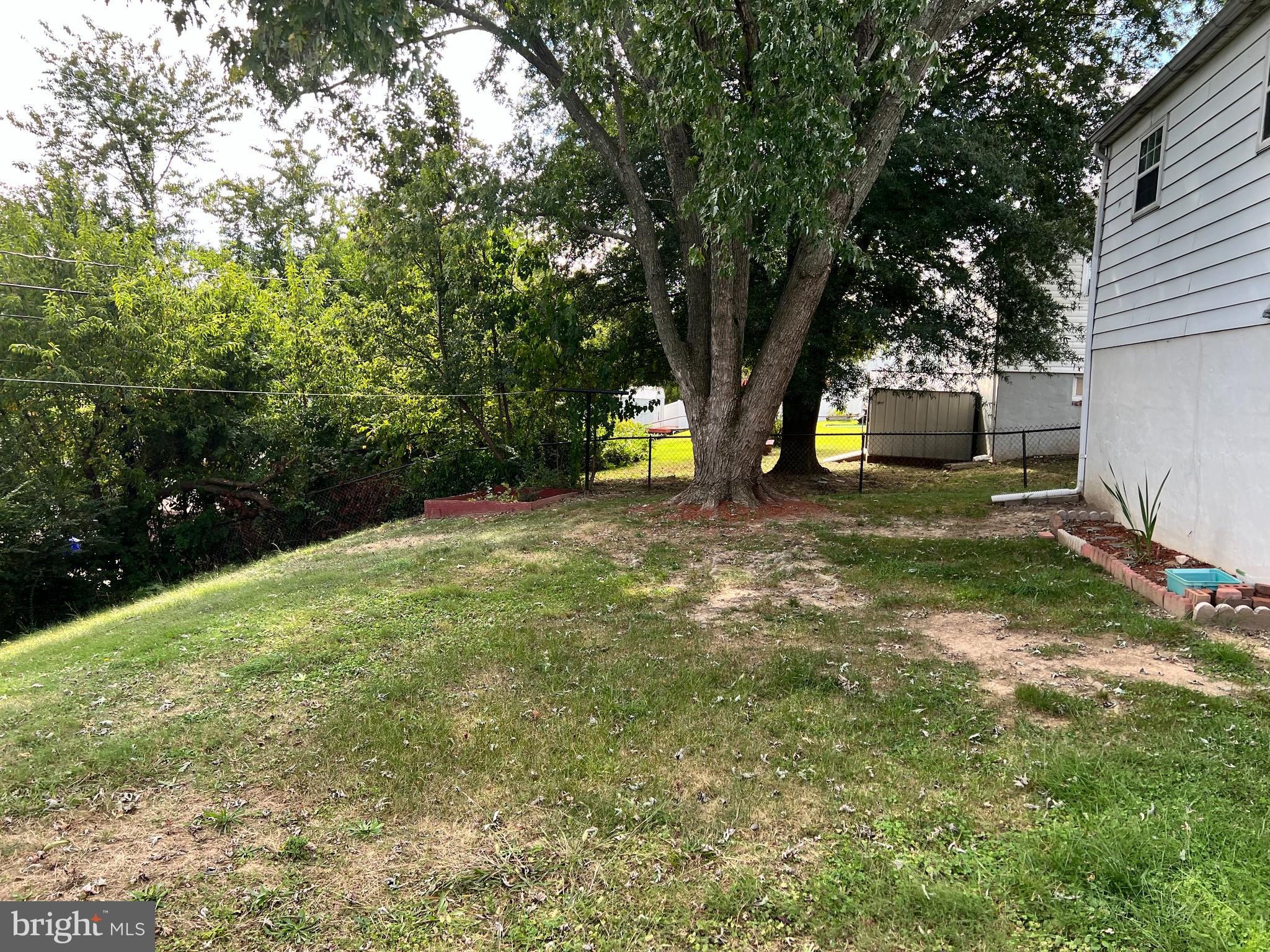 LAUREL - Residential