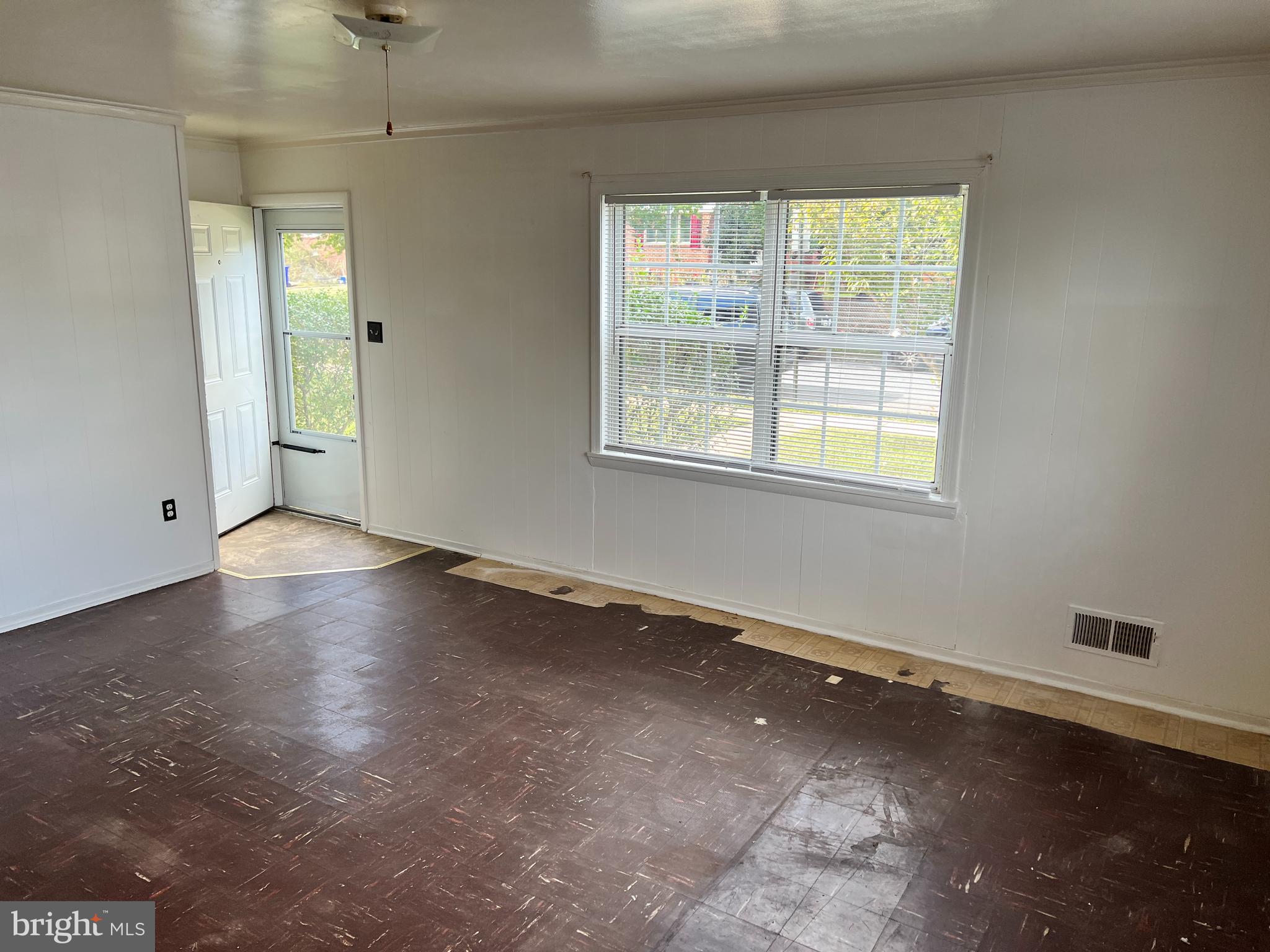 LAUREL - Residential