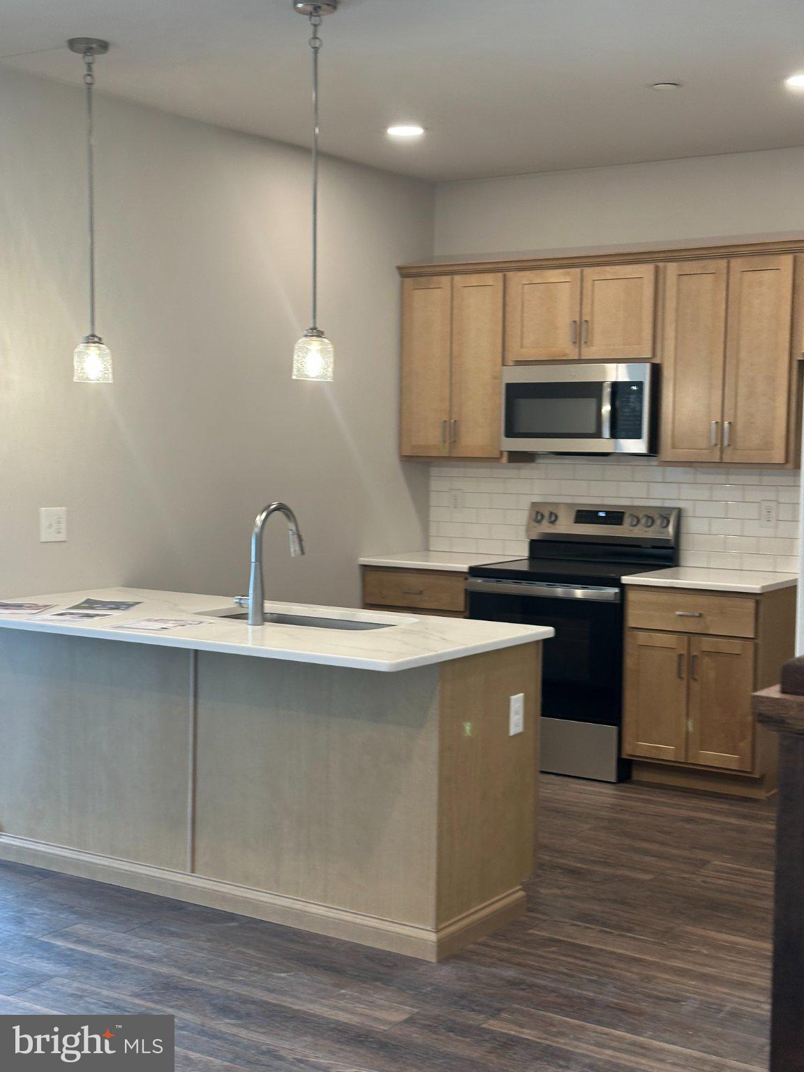 HAWKSTONE VILLAGE - Residential