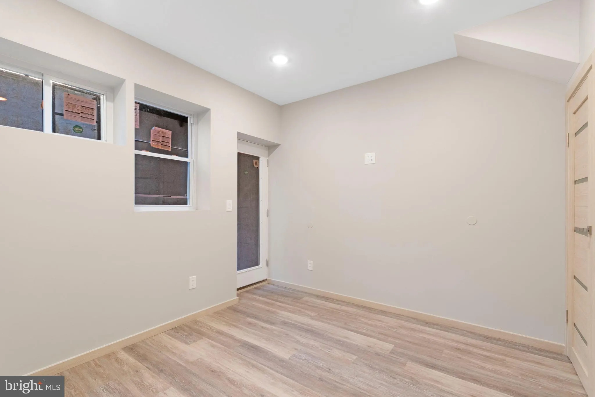 Philadelphia, Pennsylvania 19133, United States, 2 Bedrooms Bedrooms, ,2 BathroomsBathrooms,Residential,Pending,41083