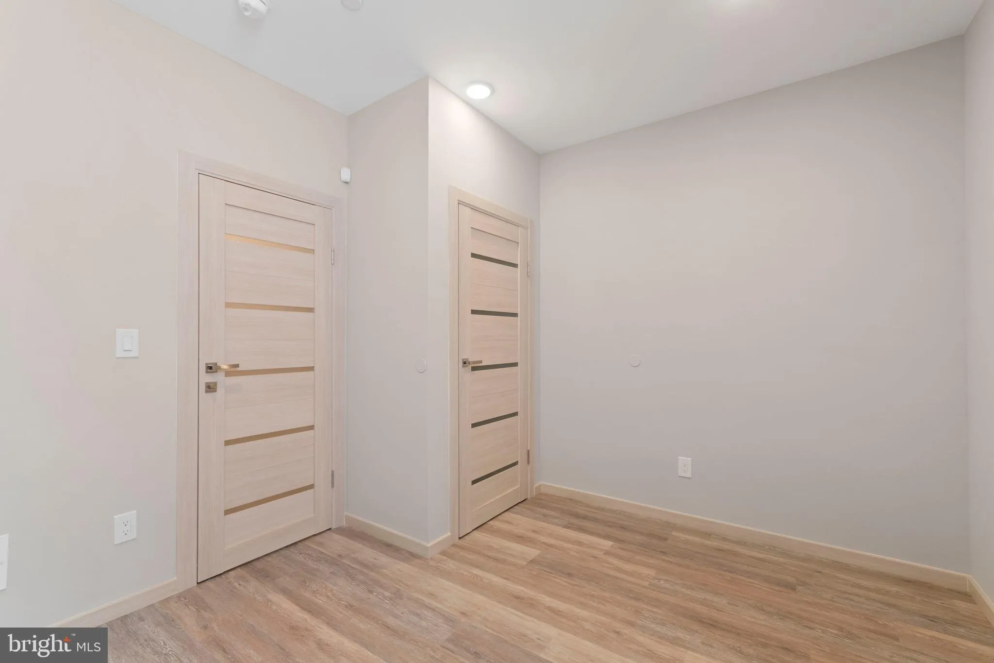 Philadelphia, Pennsylvania 19133, United States, 2 Bedrooms Bedrooms, ,2 BathroomsBathrooms,Residential,Pending,41083