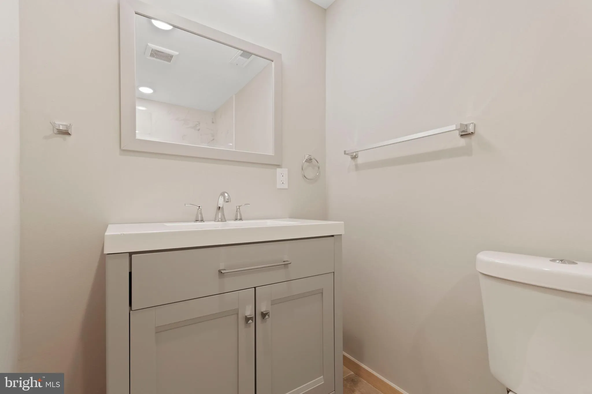 Philadelphia, Pennsylvania 19133, United States, 2 Bedrooms Bedrooms, ,2 BathroomsBathrooms,Residential,Pending,41083