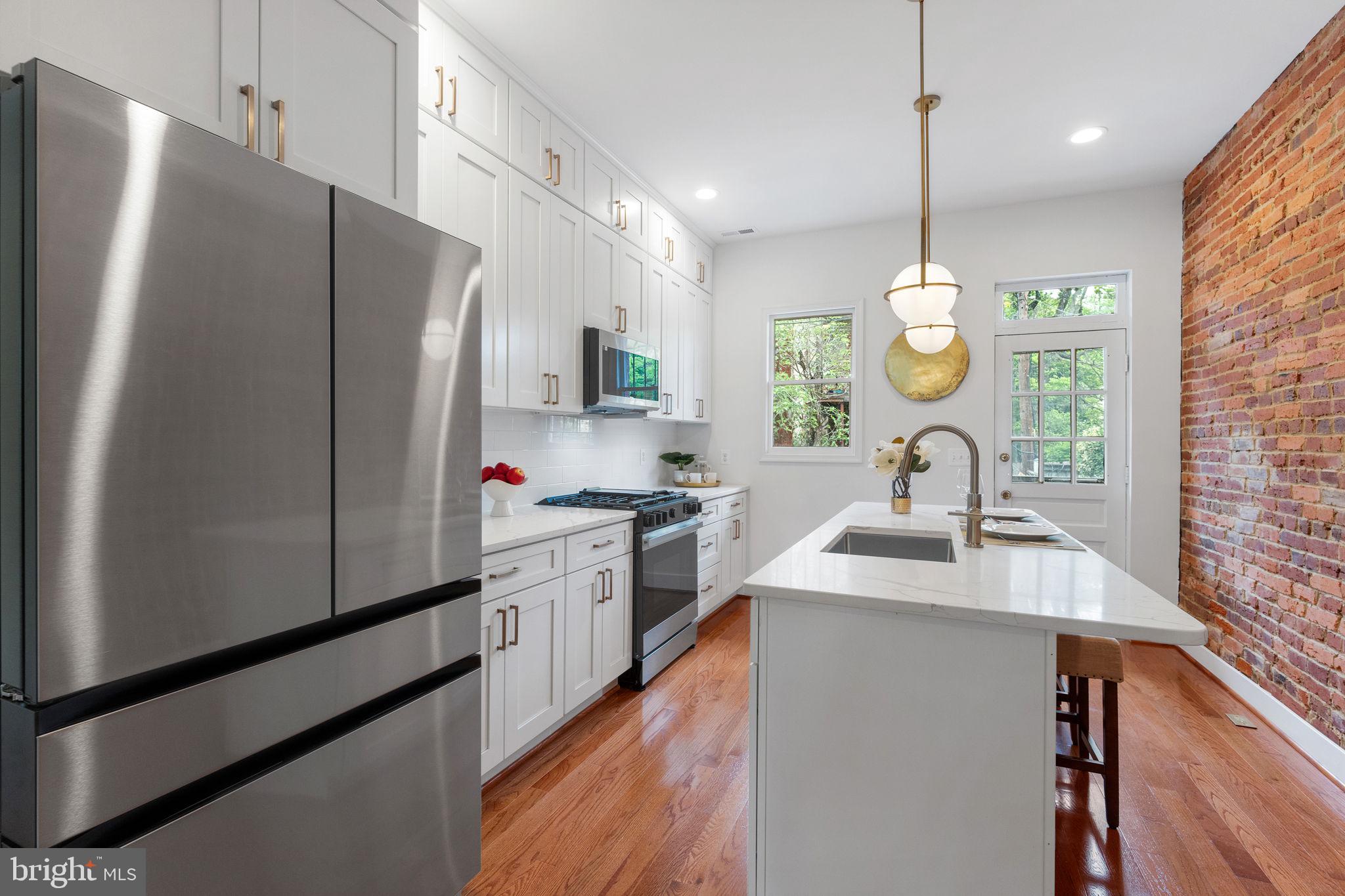 CAPITOL HILL - Residential