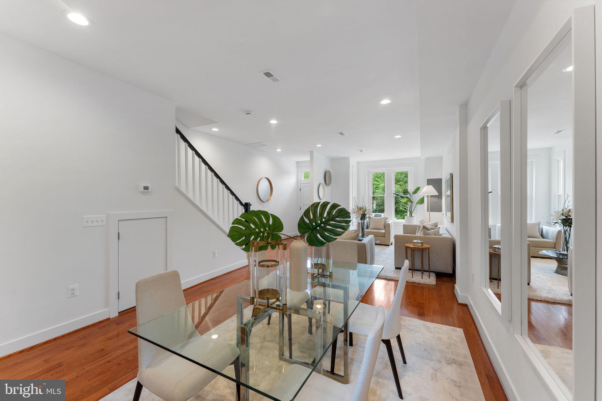CAPITOL HILL - Residential