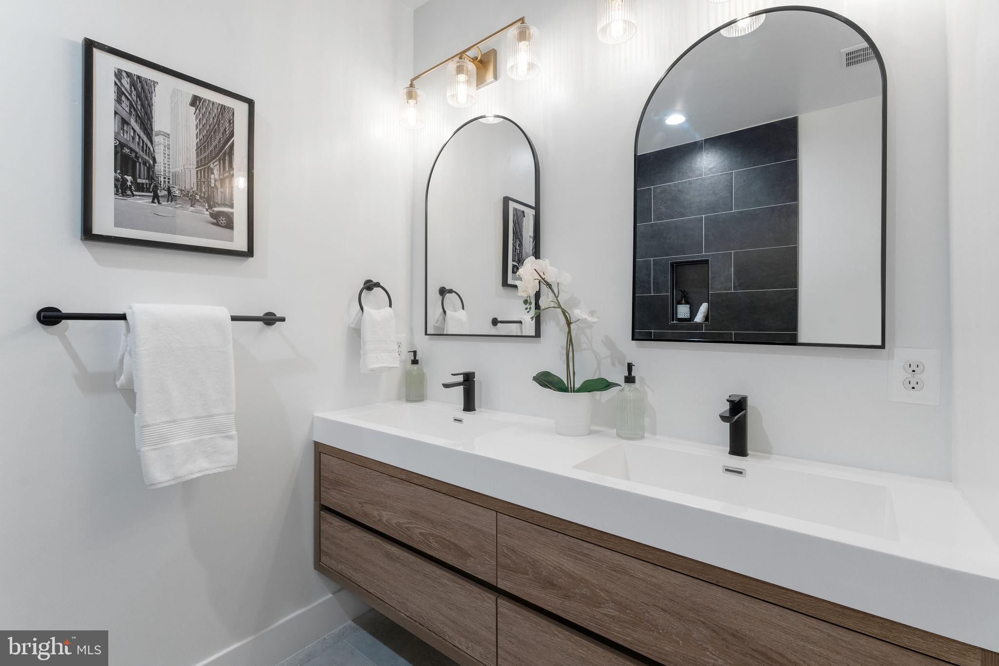 CAPITOL HILL - Residential