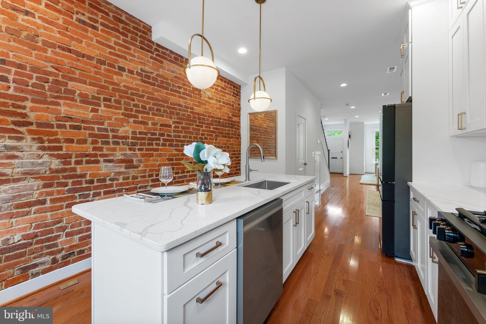 CAPITOL HILL - Residential