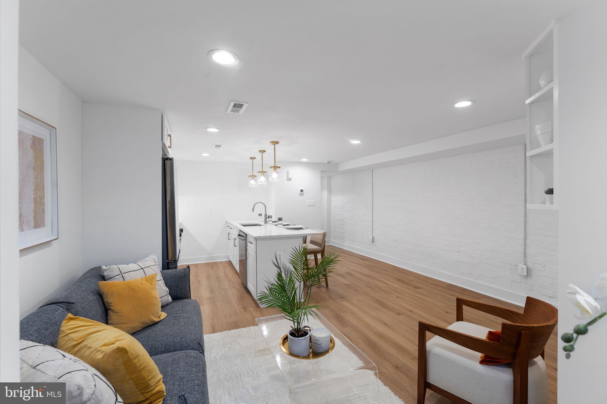 CAPITOL HILL - Residential