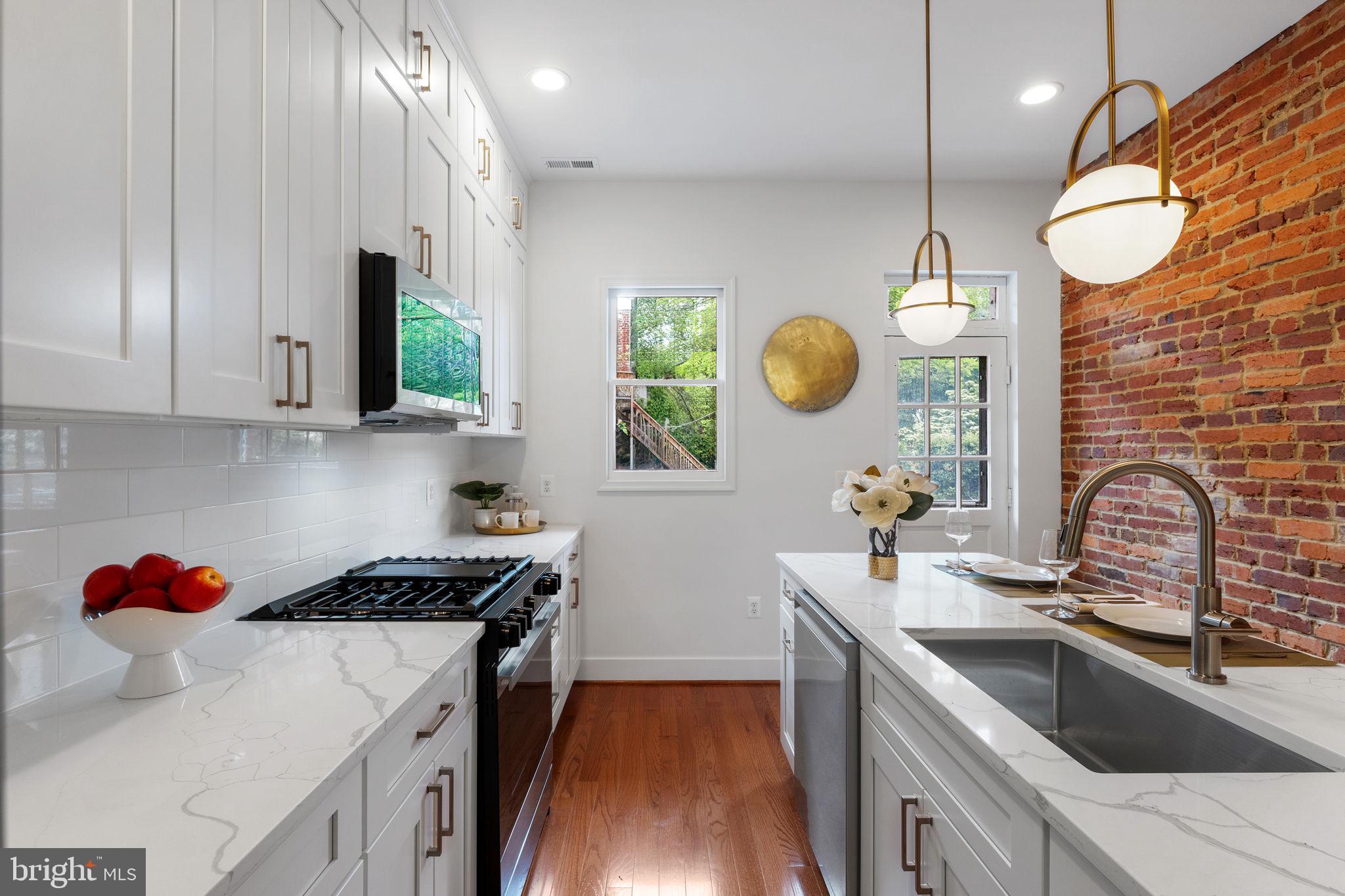 CAPITOL HILL - Residential