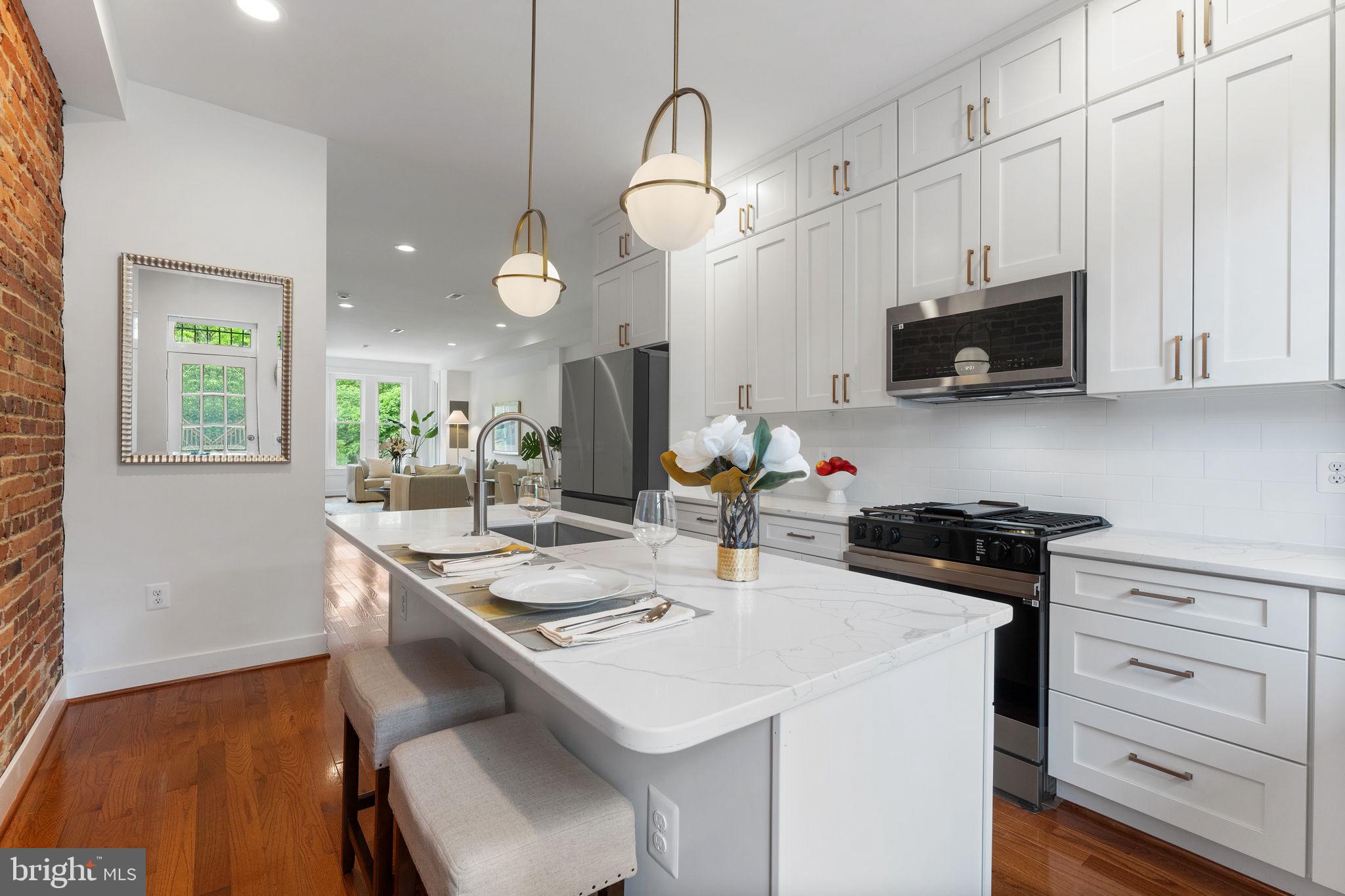 CAPITOL HILL - Residential