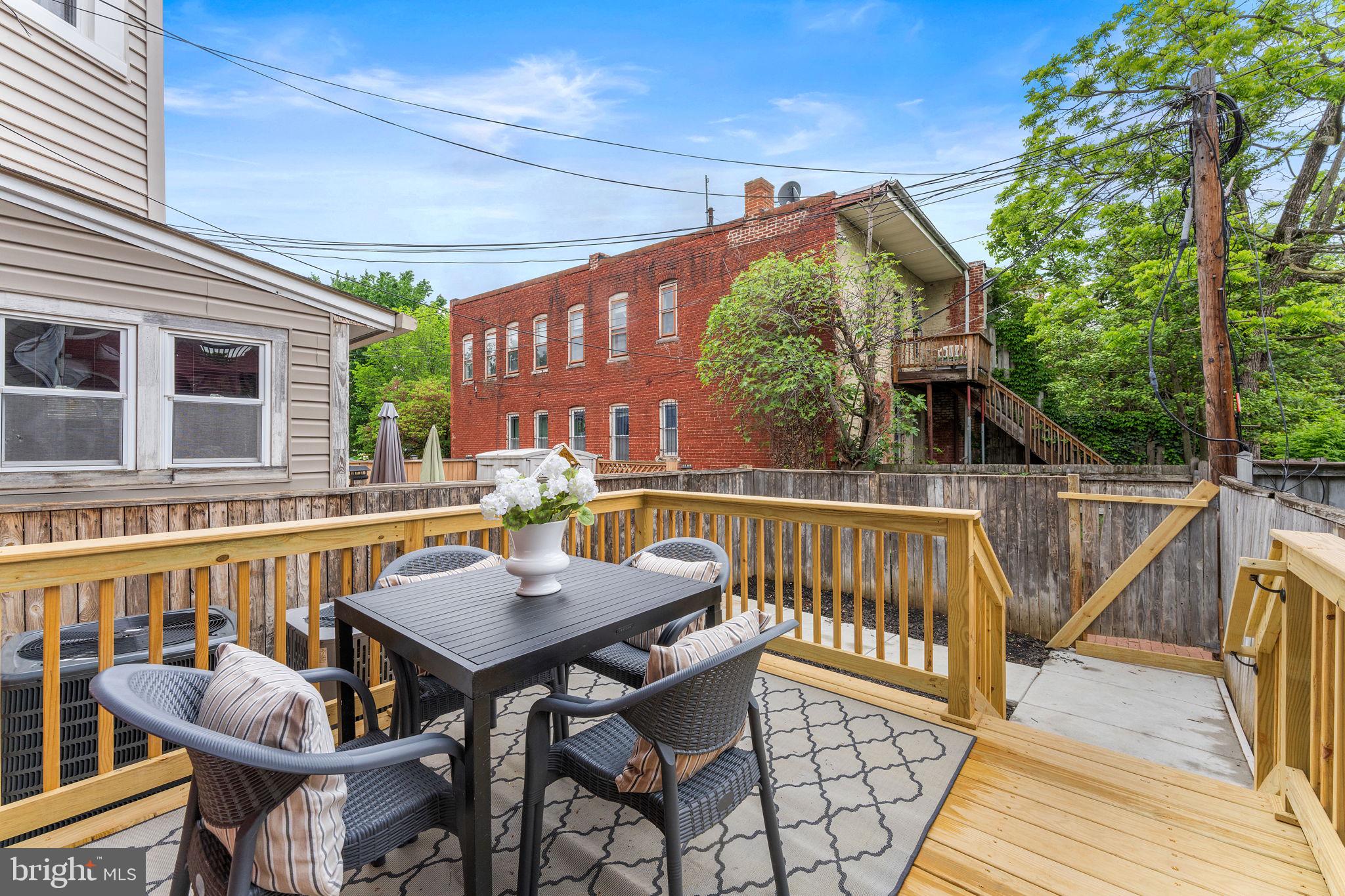 CAPITOL HILL - Residential
