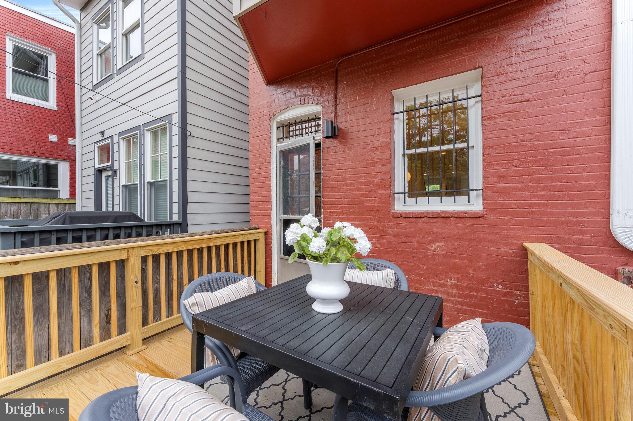 CAPITOL HILL - Residential