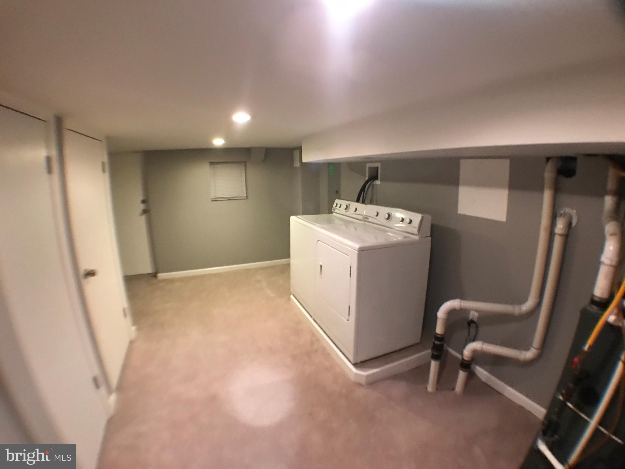 GREEKTOWN - Residential Lease