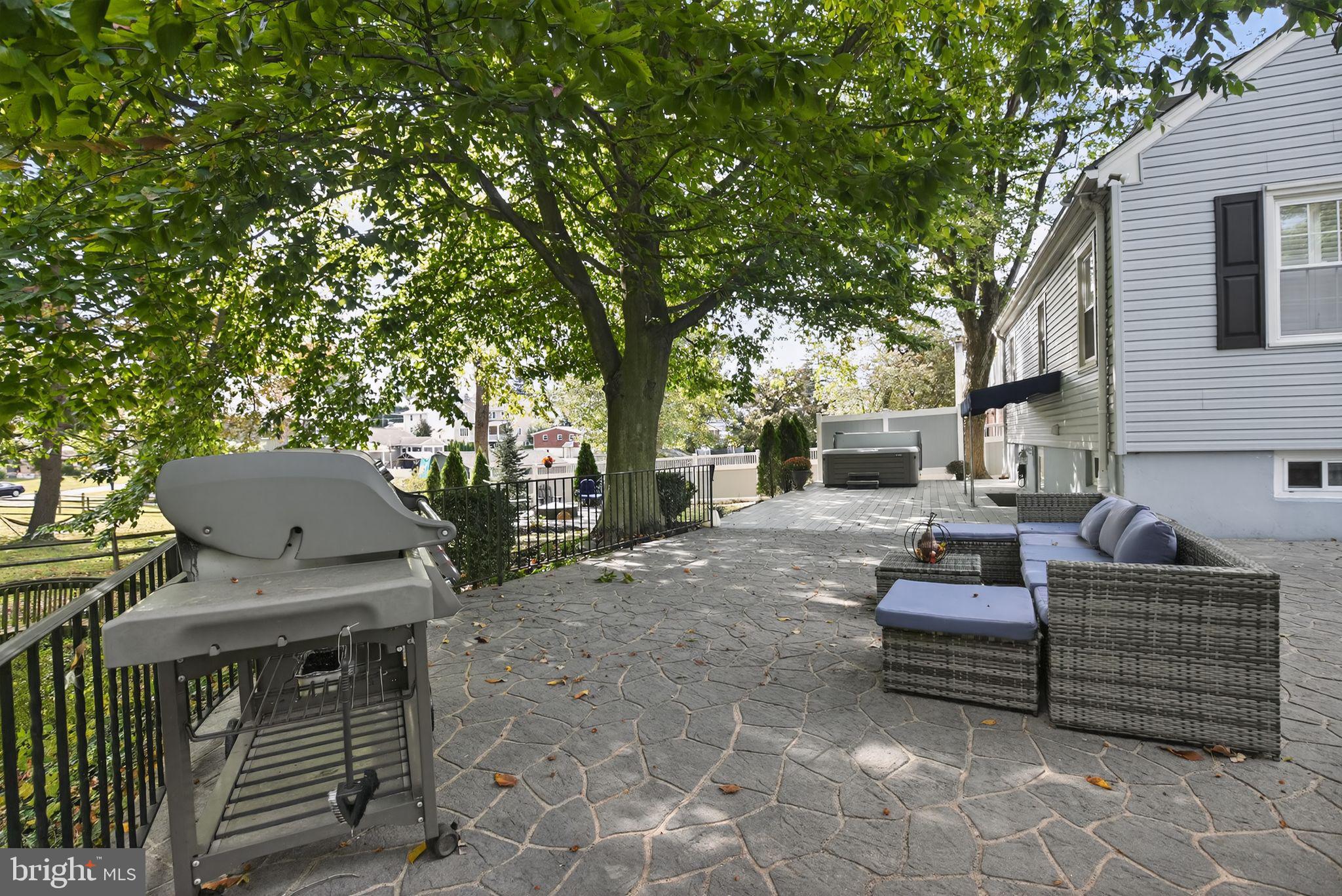 HUNTINGDON VALLEY - Residential