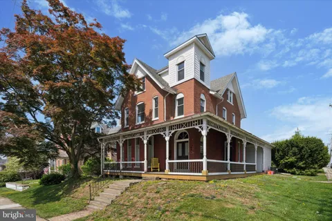 459 Walnut Street, Royersford, PA MLS: PAMC2141152