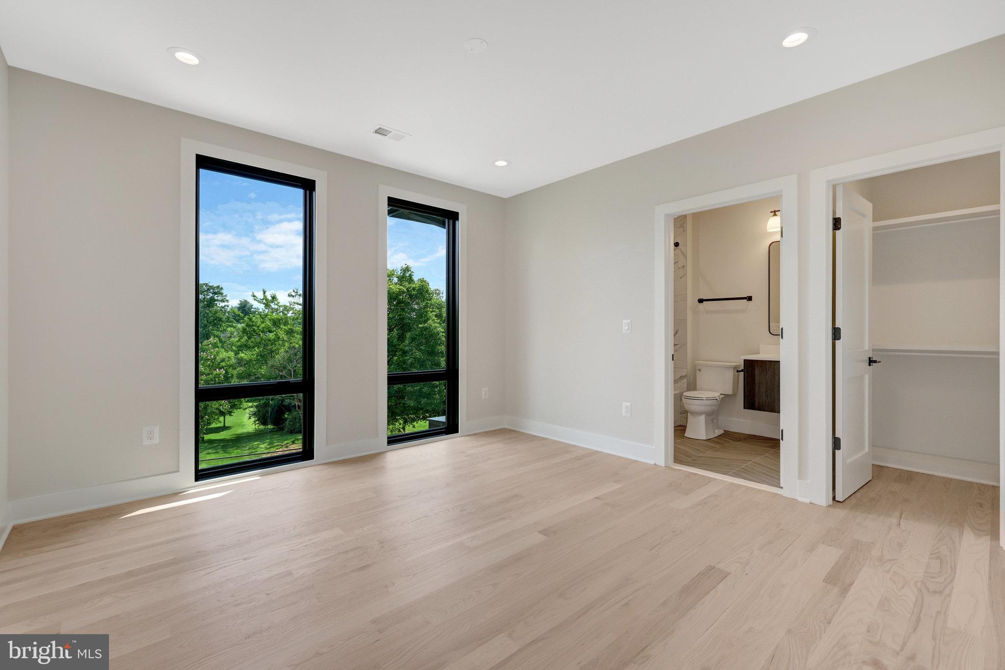 GRASS RIDGE - Residential