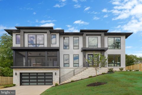 6514 BYRNES DRIVE MCLEAN VA 22101