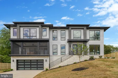 6514 Byrnes Drive, McLean, VA MLS: VAFX2252218