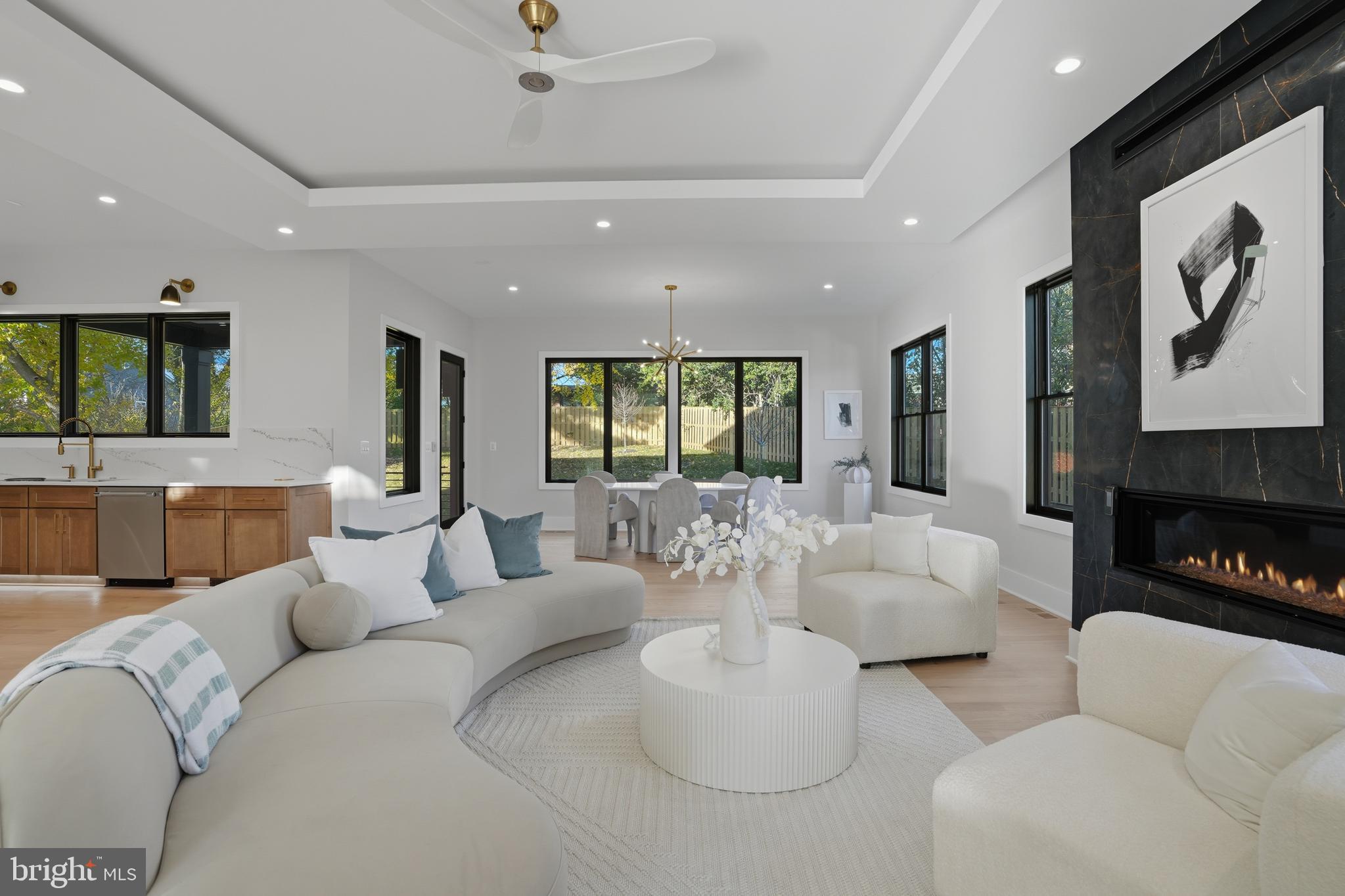 GRASS RIDGE - Residential