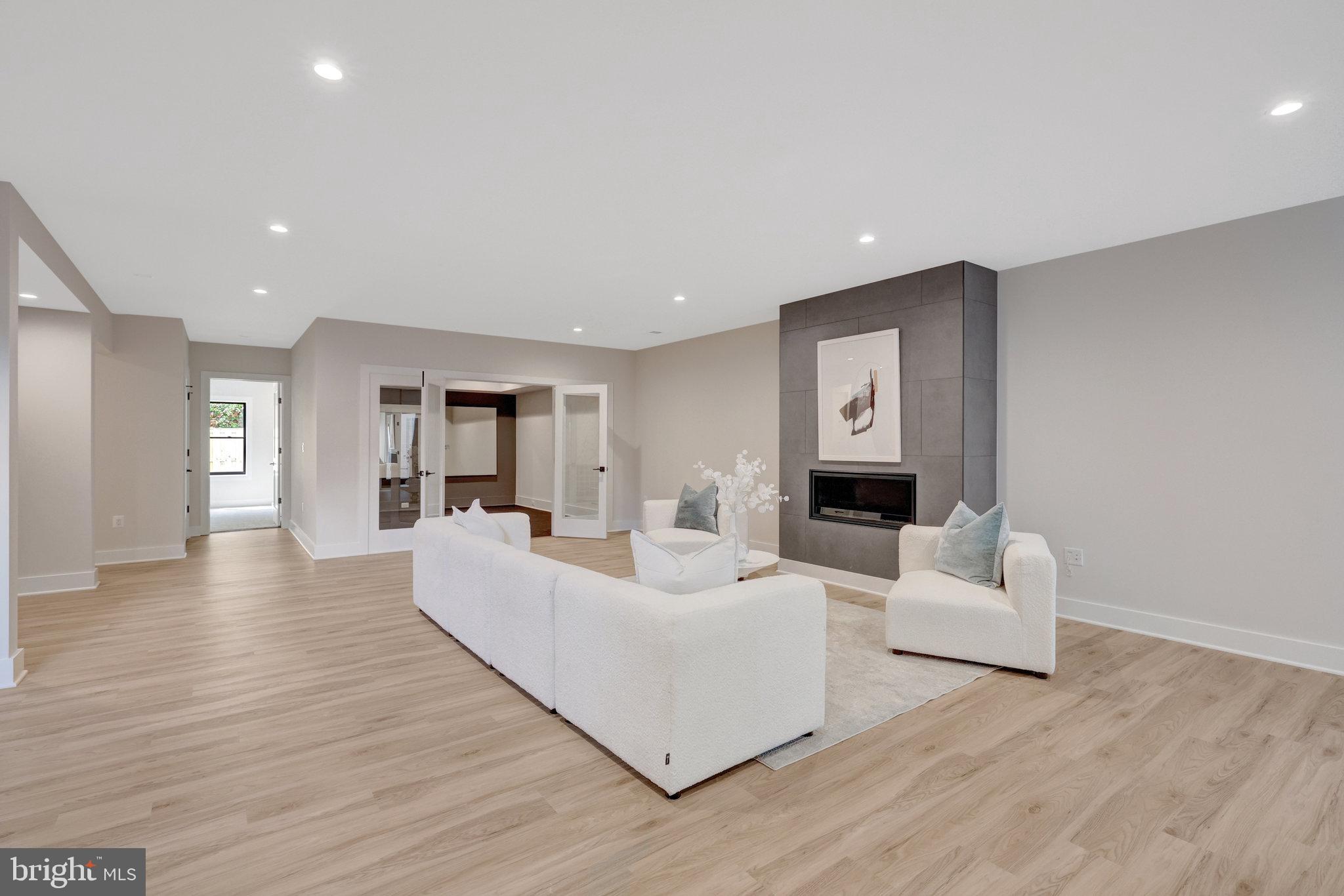 GRASS RIDGE - Residential