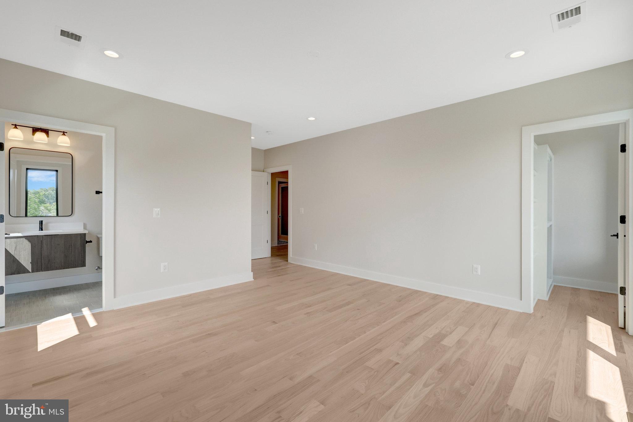 GRASS RIDGE - Residential