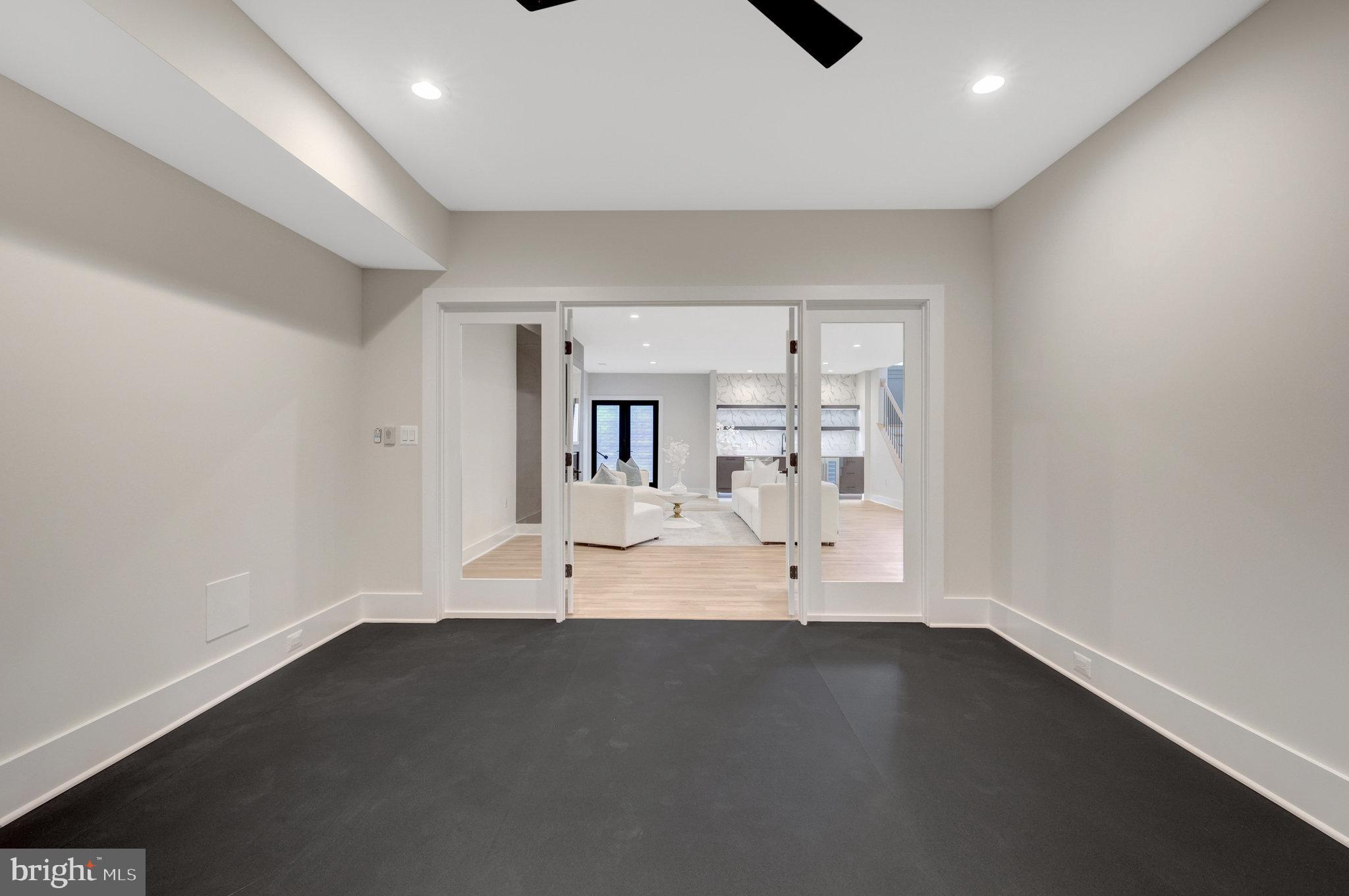 GRASS RIDGE - Residential