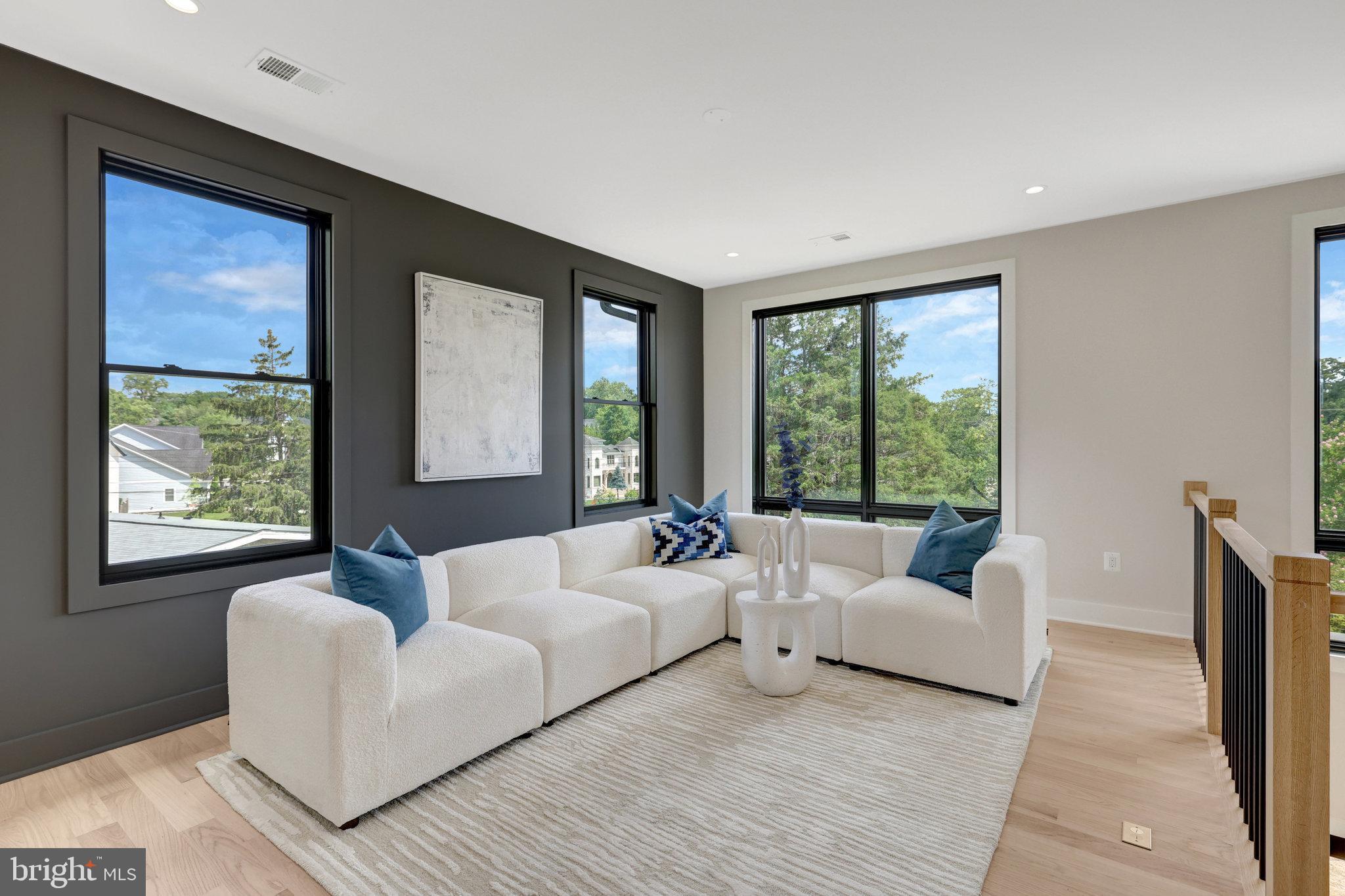 GRASS RIDGE - Residential