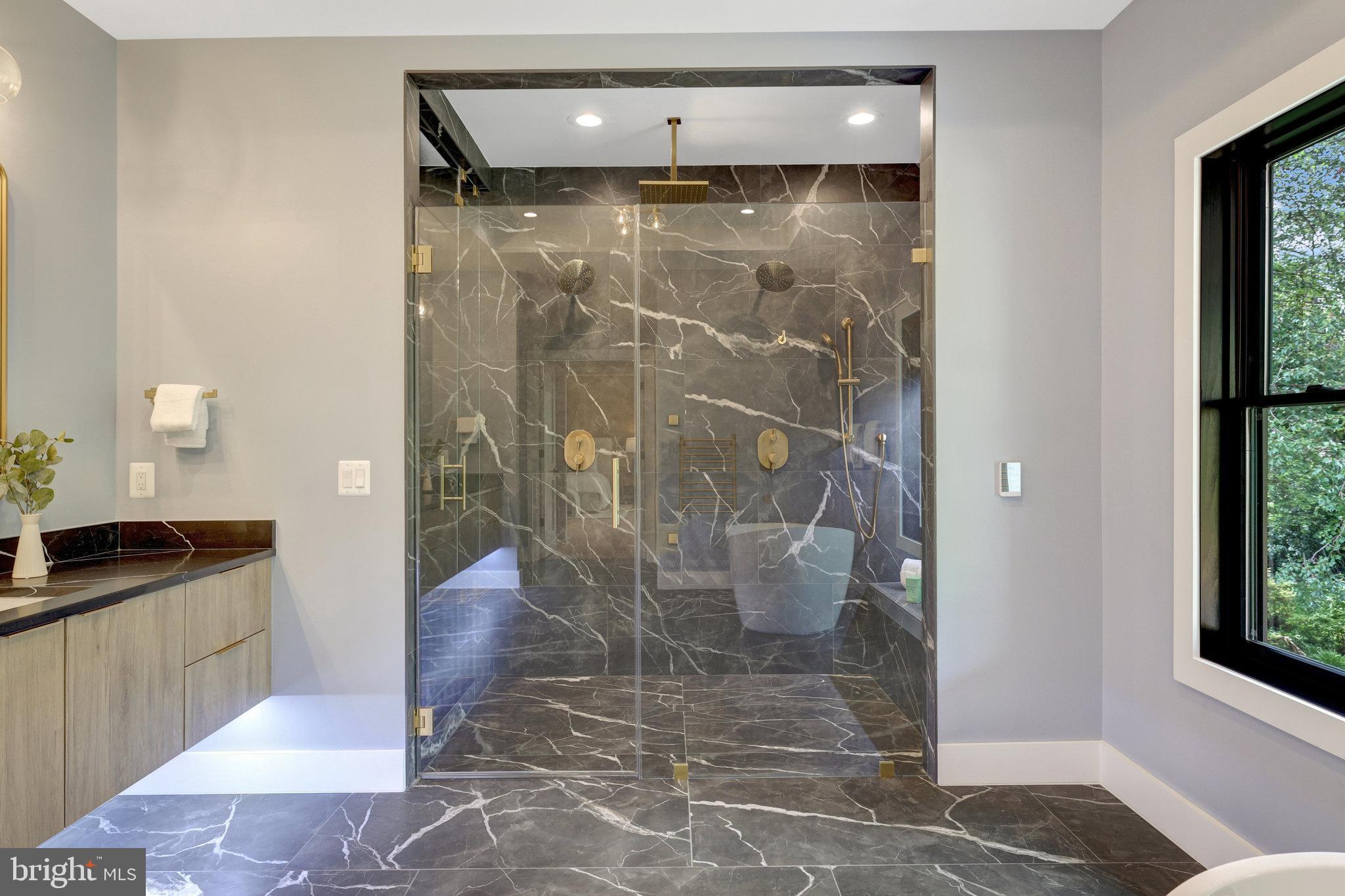 GRASS RIDGE - Residential