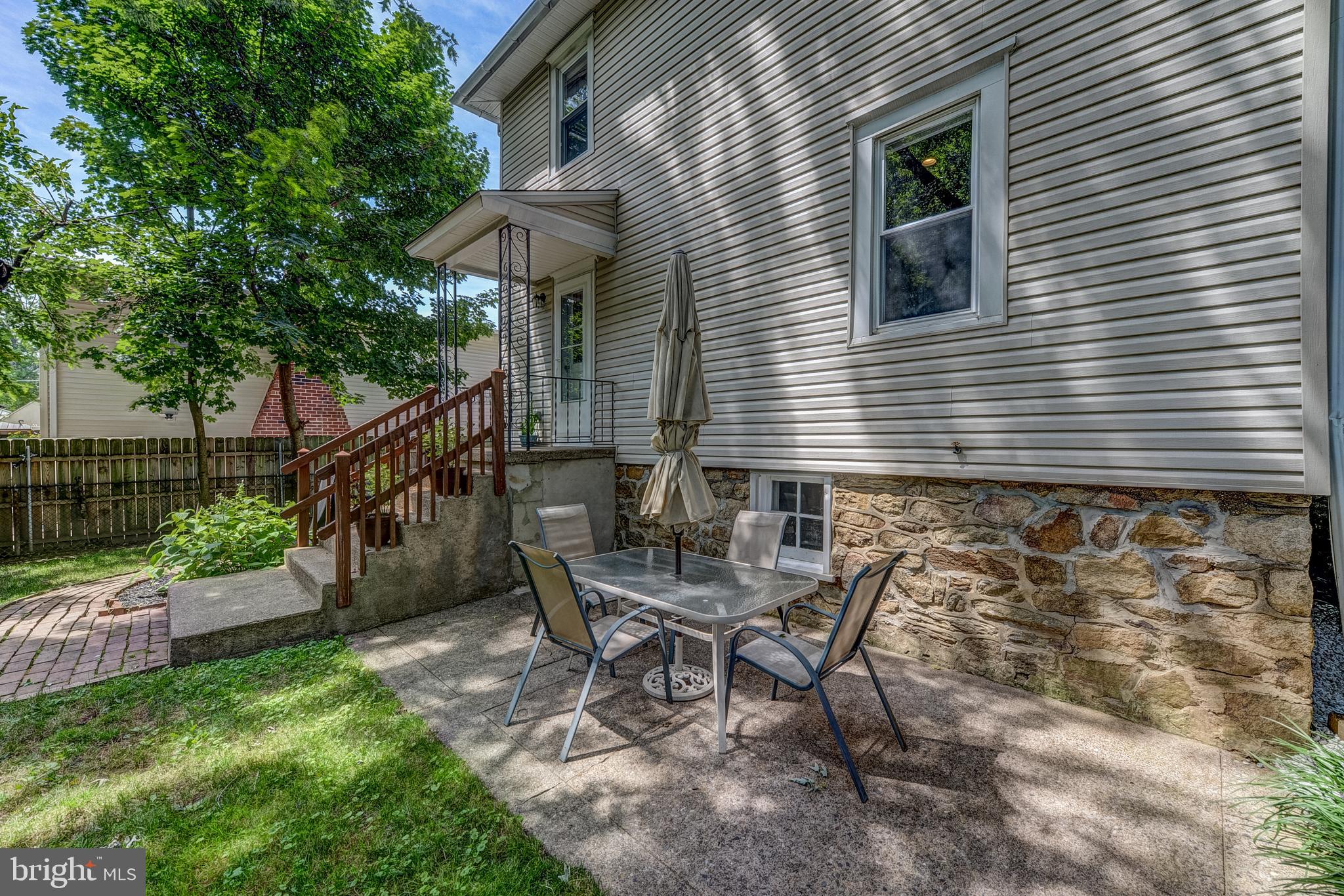 ROSLYN - Residential