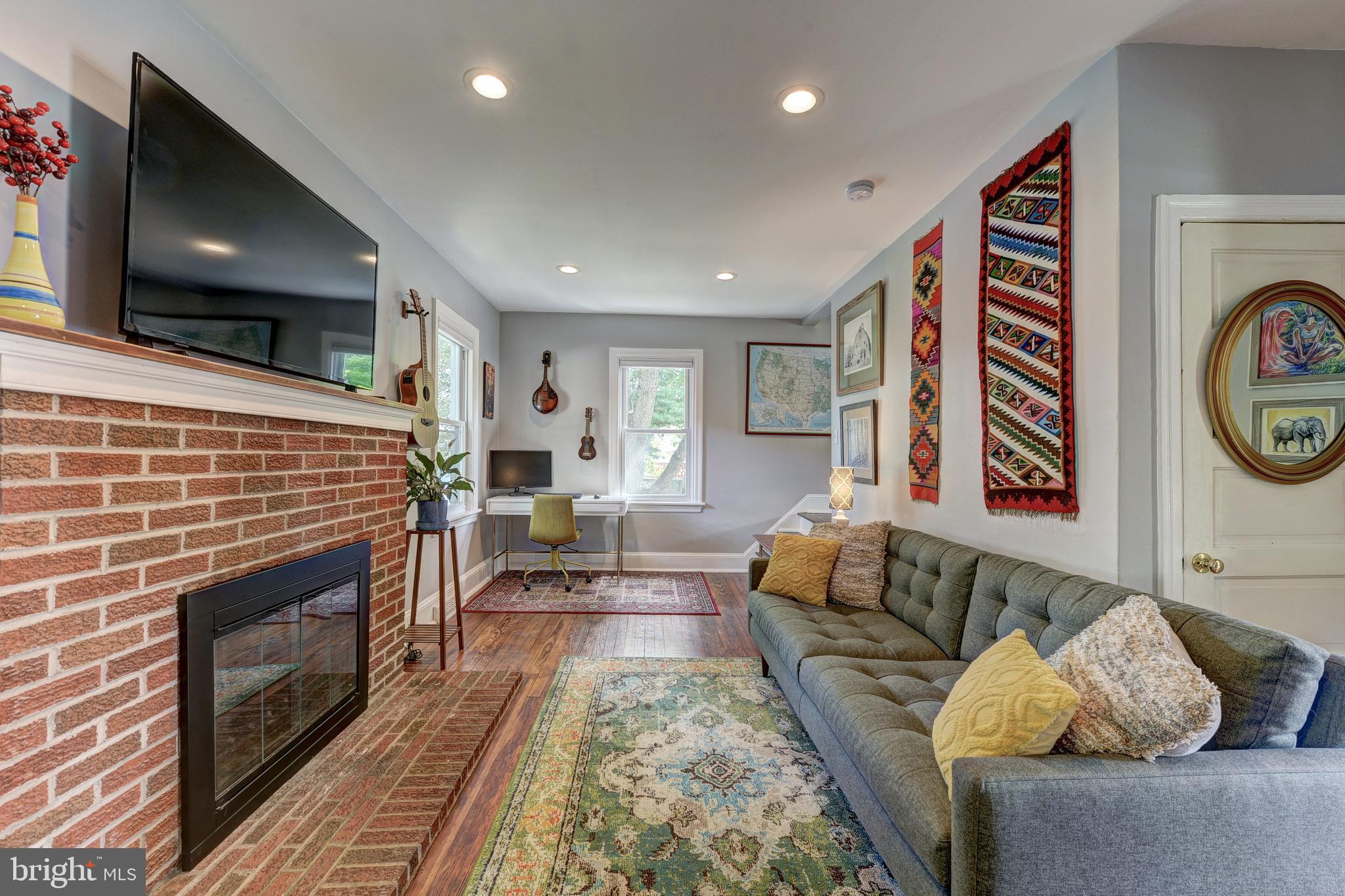 ROSLYN - Residential