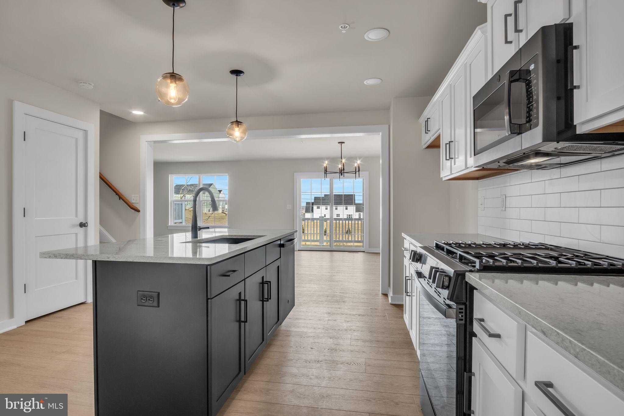 AUTUMN CHASE - Residential