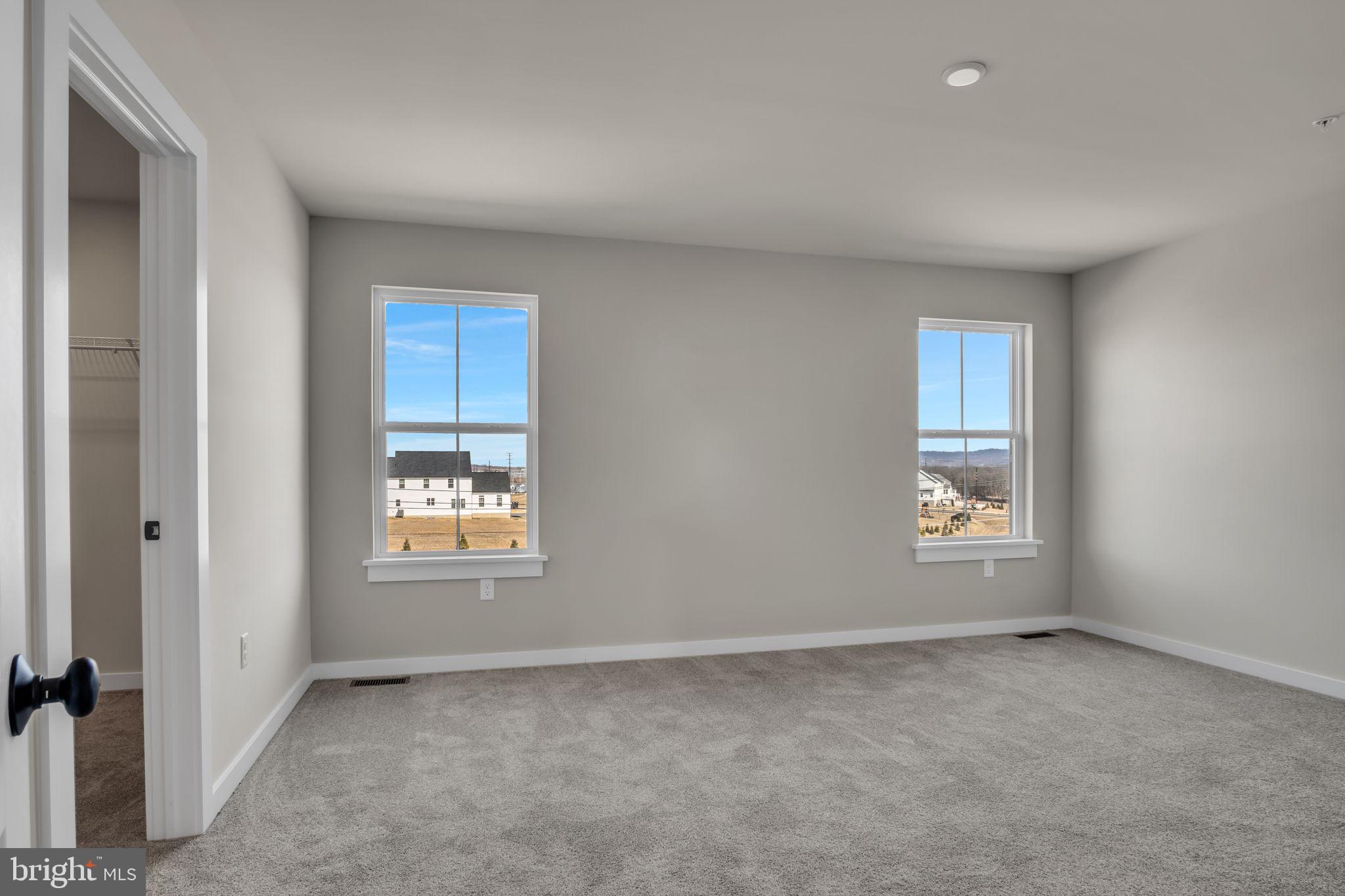 AUTUMN CHASE - Residential