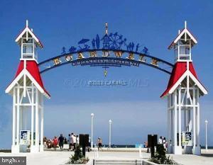 SALT LIFE PARK LLC - Residential