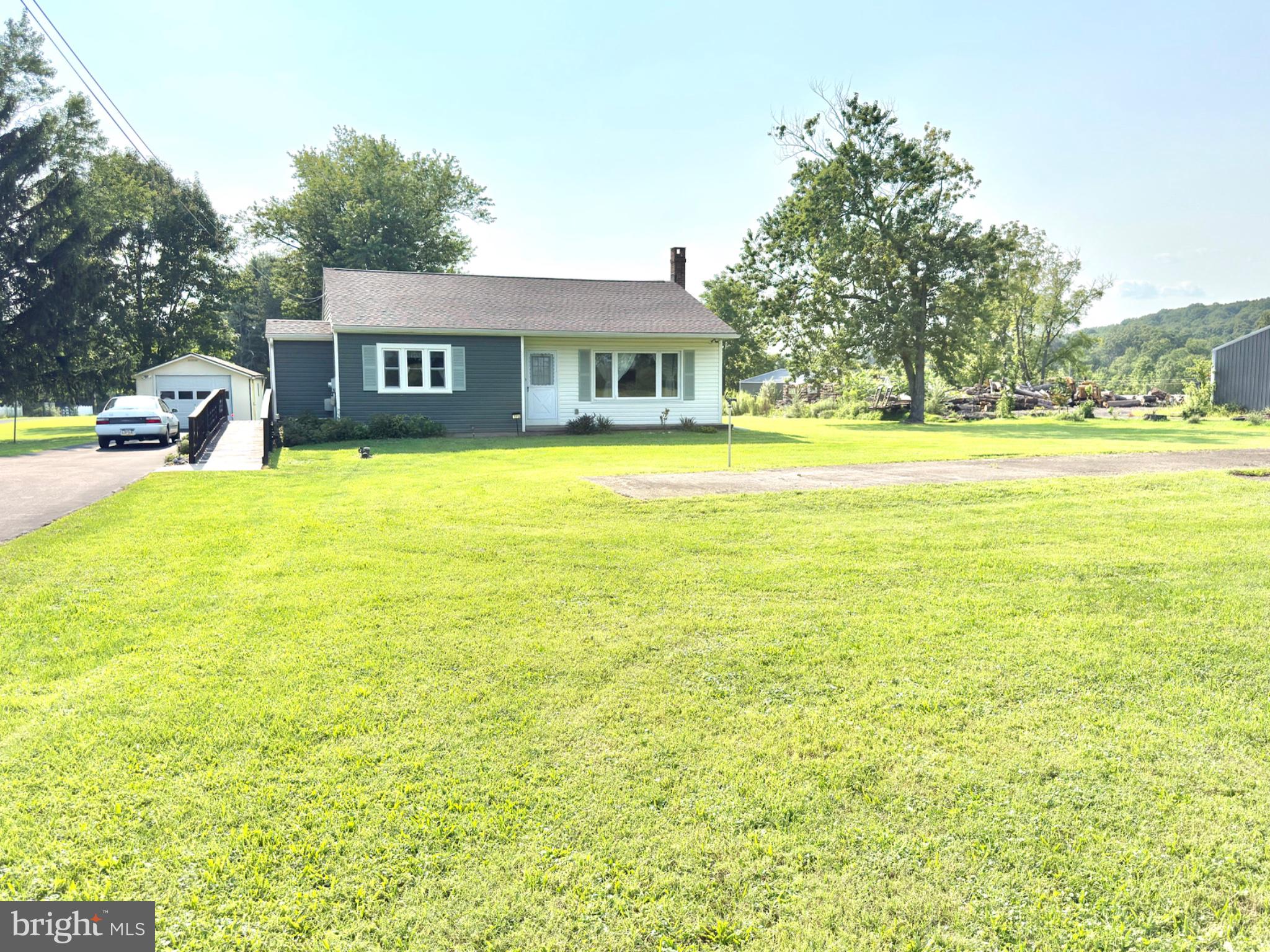 1112 RICHLANDTOWN PIKE
