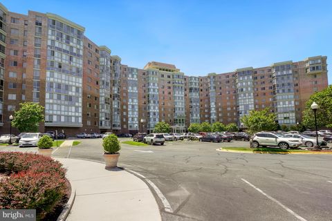 Condo For Sale - 3100 N Leisure World Boulevard #420<br/> SILVER SPRING, MD 20906