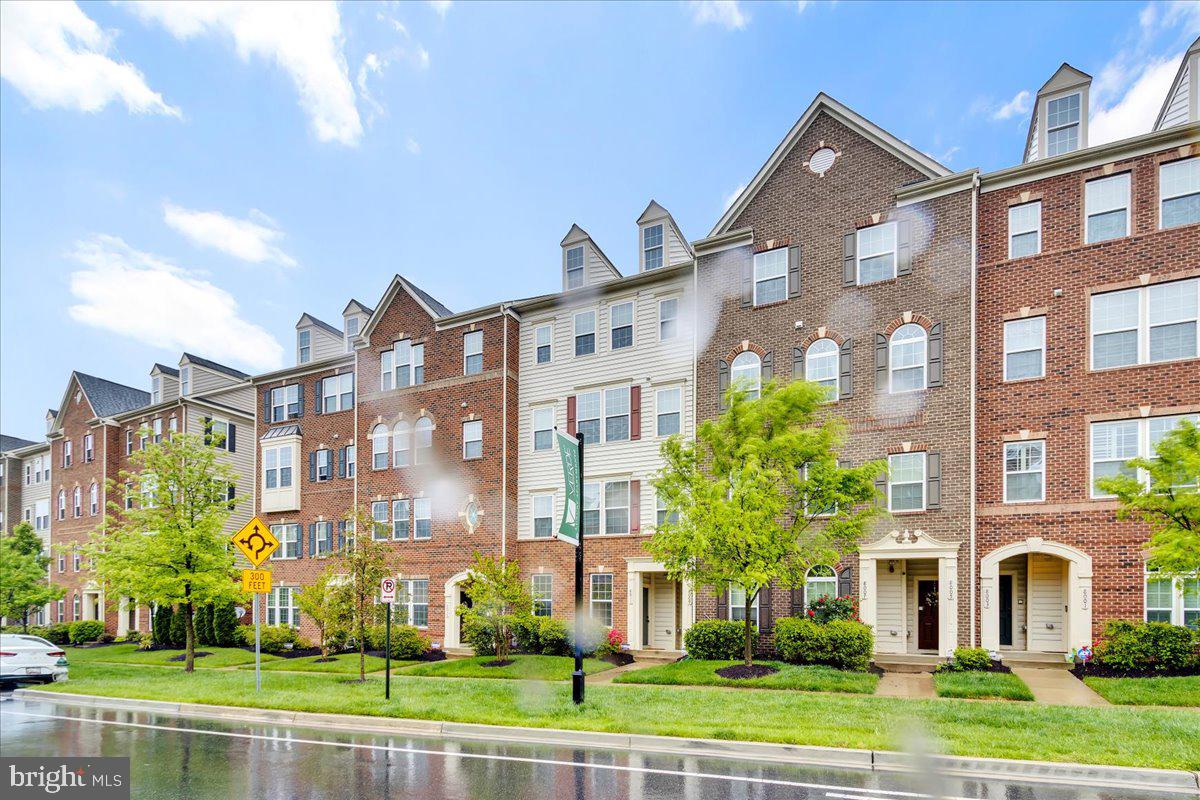 GREENBELT STATION - Residential