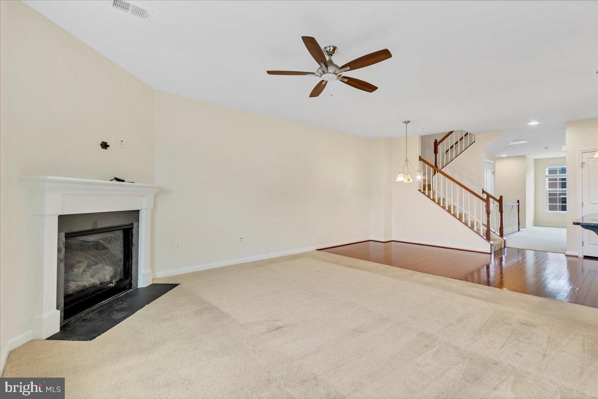 GREENBELT STATION - Residential