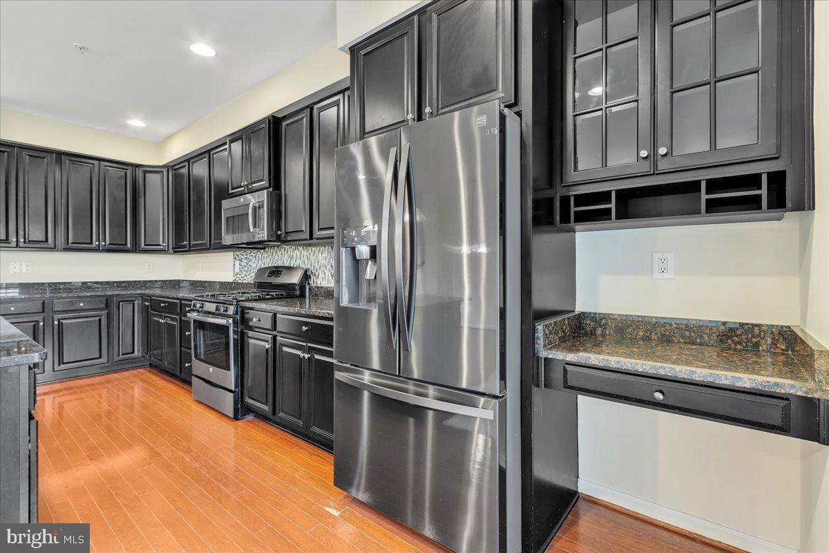 GREENBELT STATION - Residential