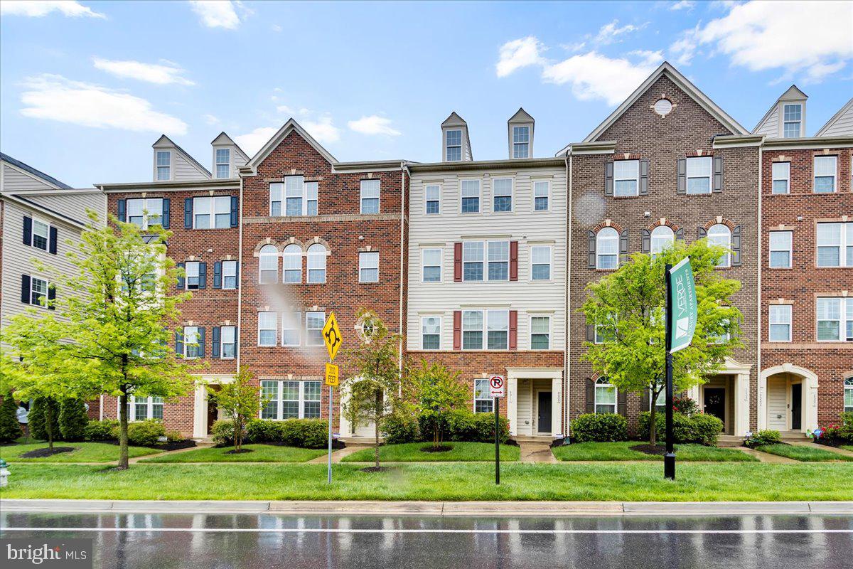 GREENBELT STATION - Residential