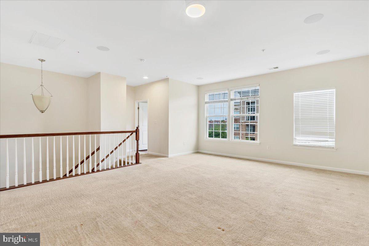 GREENBELT STATION - Residential